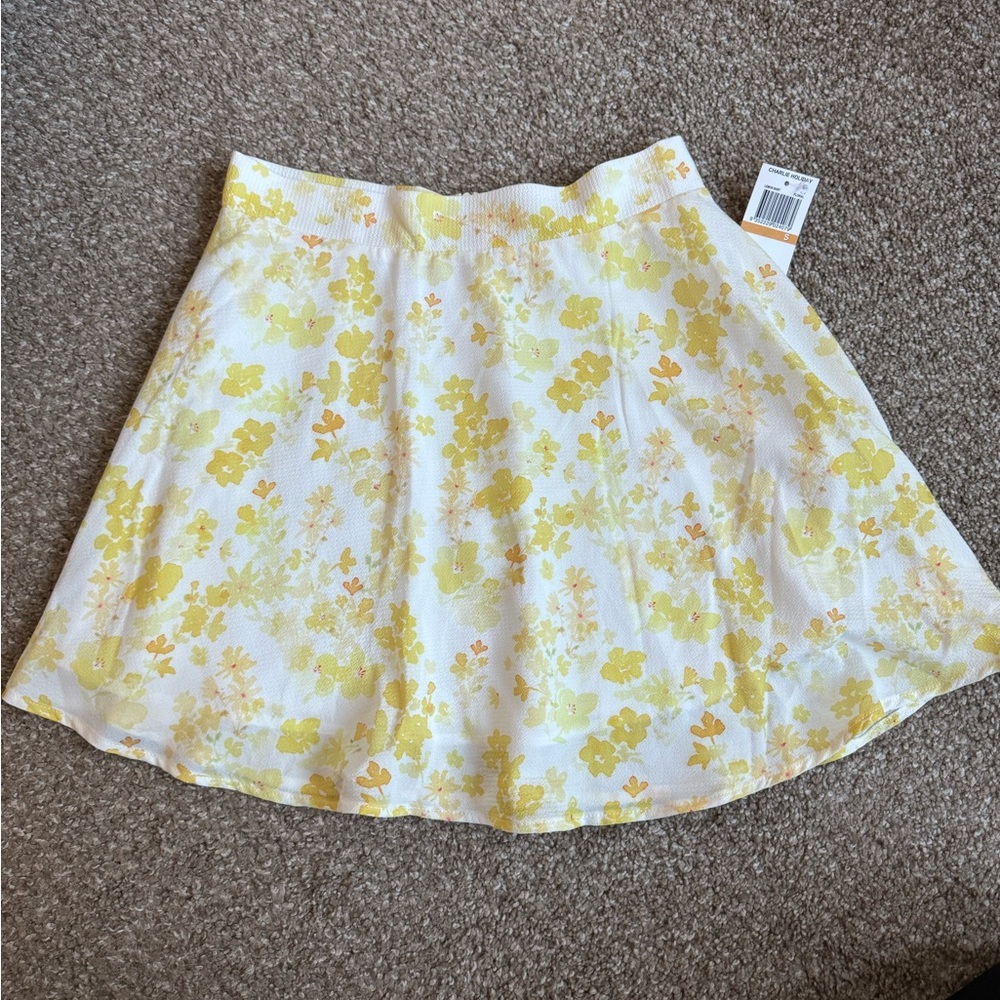 NEW Charlie Holiday Floral Skirt